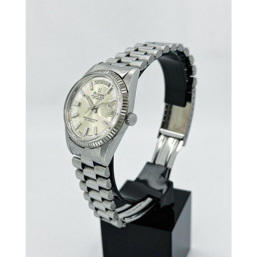 35mm • Vintage Ricoh Dynamic Wide Automatic Day Date President